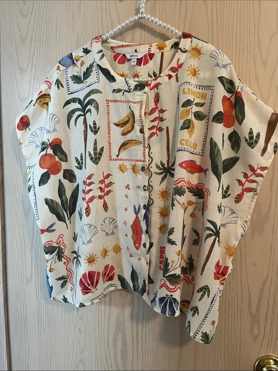 Reitmans Tops - Reitmans Cream Blouse with Multicolor Tropical Print